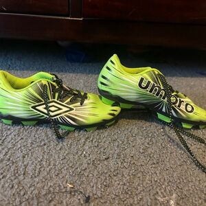 Umbro Green Sneakers with Bold Black Graphics